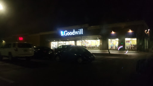 Thrift Store «Goodwill Store & Donation Center», reviews and photos, 420 W Army Trail Rd, Bloomingdale, IL 60108, USA