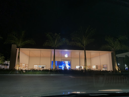 Computer Store «Apple Waterside Shops», reviews and photos, 5555 Tamiami Trail N, Naples, FL 34108, USA