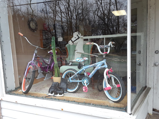 Thrift Store «In Review Shop», reviews and photos, 4768 N High St, Columbus, OH 43214, USA