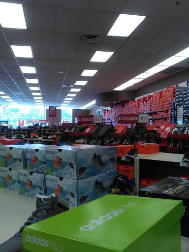 Shoe Store «Famous Footwear», reviews and photos, 32 Main Ave, Clifton, NJ 07014, USA