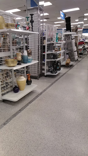 Clothing Store «Ross Dress for Less», reviews and photos, 7455 Greenbelt Rd, Greenbelt, MD 20770, USA