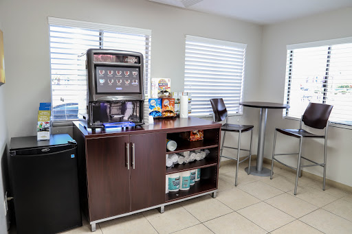 Auto Body Shop «Chapman Collision Scottsdale», reviews and photos, 7100 E McDowell Rd, Scottsdale, AZ 85257, USA