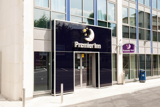Comments and reviews of Premier Inn London Hendon (The Hyde) hotel