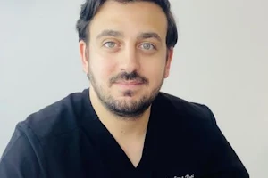 Dr Roni ATTAL - Implantologie - Esthétique - Parodontologie image