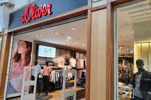 s.Oliver store in the Bridge Center Ansbach image
