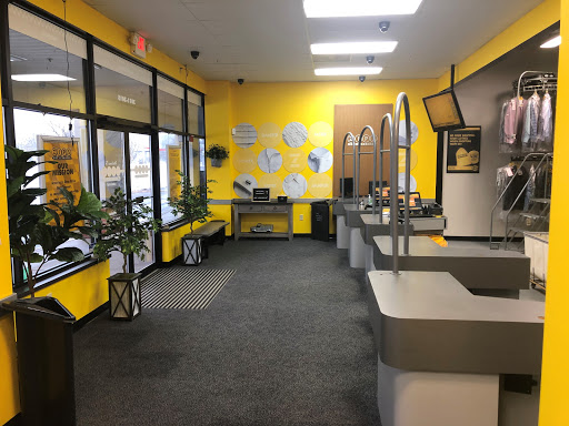 Dry Cleaner «ZIPS Dry Cleaners», reviews and photos, 3011 Columbia Ave, Lancaster, PA 17603, USA