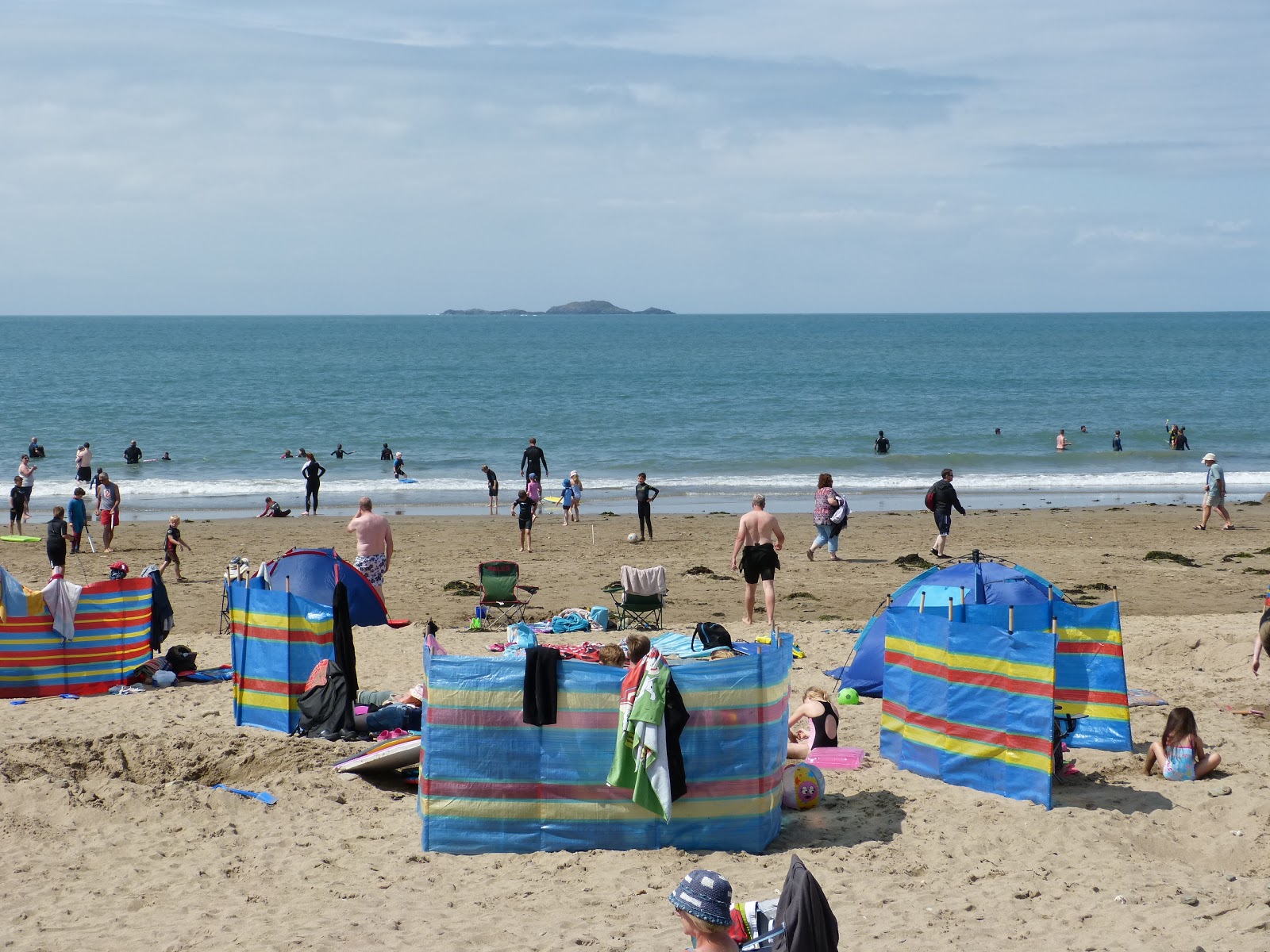 Foto av Whitesands Beach och bosättningen