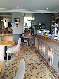 Atmosphère du Restaurant Café de la Paix à Bourron-Marlotte - n°4