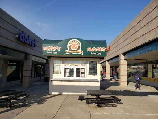 Shopping Mall «Roosevelt Mall», reviews and photos, 2339 Cottman Ave #1, Philadelphia, PA 19149, USA