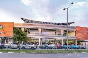 Mul HaPardes Shopping Mall image