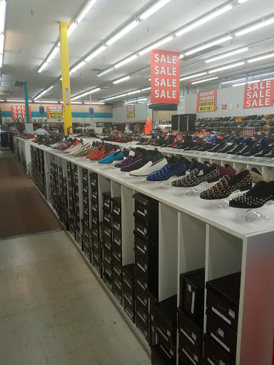 Discount Store «D&K Suit City», reviews and photos, 2975 Headland Dr SW, Atlanta, GA 30311, USA