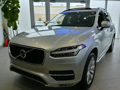 Car Dealer «LaFontaine Volvo Cars of Farmington Hills», reviews and photos, 24730 Haggerty Rd, Farmington Hills, MI 48335, USA