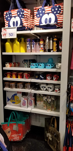 Toy Store «Disney Store», reviews and photos, 400 Premium Outlets Dr, Monroe, OH 45050, USA