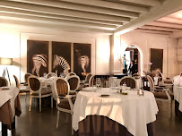 Atmosphère du Restaurant Gastronomique du Vallon de Valrugues à Saint-Rémy-de-Provence - n°9