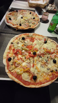 Plats et boissons du Pizzeria Sas napoli pizza à Carcassonne - n°15