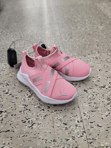 Clothing Store «Ross Dress for Less», reviews and photos, 1930 SW Wanamaker Rd, Topeka, KS 66604, USA