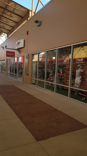 Shopping Mall «Rio Grande Valley Premium Outlets», reviews and photos, 5001 E Expy 83, Mercedes, TX 78570, USA