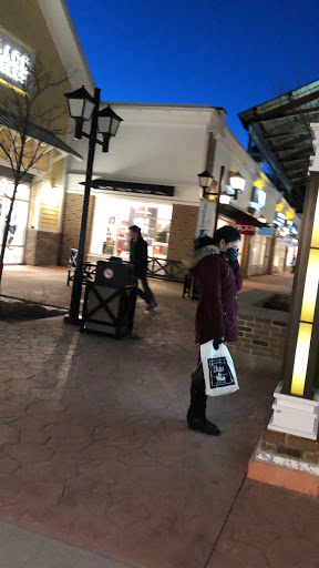 Clothing Store «Under Armour Factory House», reviews and photos, 80 Premium Outlets Blvd #507, Merrimack, NH 03054, USA