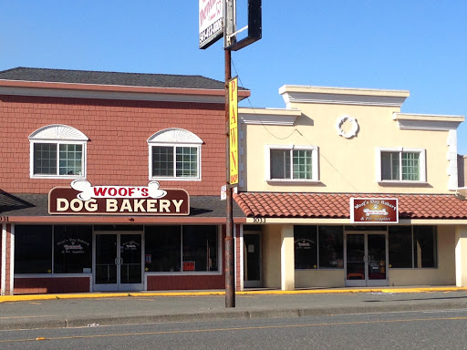 Woof’s Dog Bakery and Holistic Pet Nutrition Center, 1031 Chetco Ave, Brookings, OR 97415, USA, 