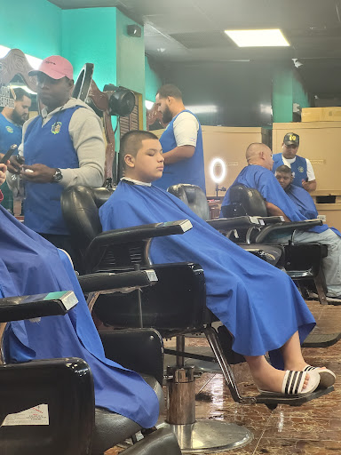 Barber Shop «Kontrol Barber Shop», reviews and photos, 2828 NW 17th Ave, Miami, FL 33142, USA