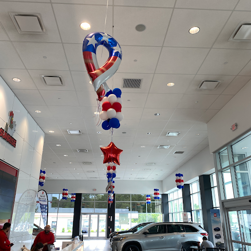 Toyota Dealer «Sunrise Toyota», reviews and photos, 3984 Sunrise Hwy, Oakdale, NY 11769, USA