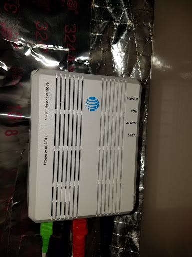 Cell Phone Store «AT&T», reviews and photos, 3351 Shoppers Dr, McHenry, IL 60051, USA