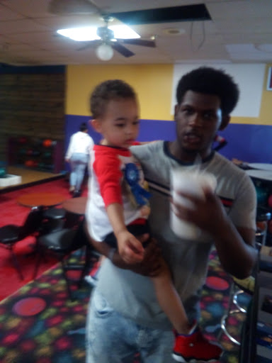 Bowling Alley «Bardstown Bowling Center», reviews and photos, 1012 Commerce Blvd, Bardstown, KY 40004, USA