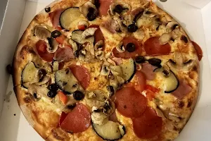 Pizza Tiamo image