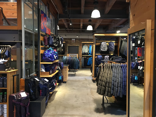 Clothing Store «Patagonia Chicago Lincoln Park», reviews and photos, 1800 N Clybourn Ave, Chicago, IL 60614, USA
