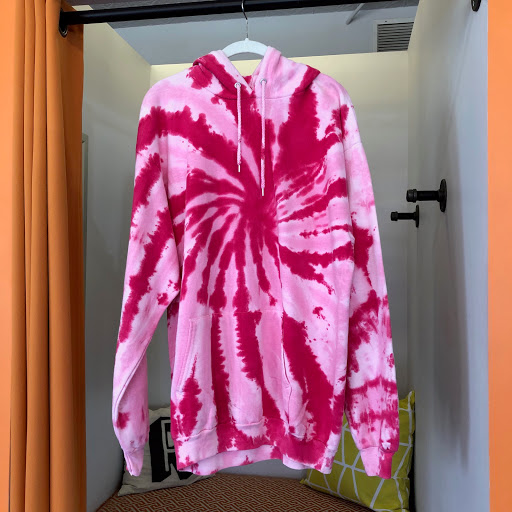 Custom T-shirt Store «CustomInk - Custom T-shirt Store - Richmond», reviews and photos, 3401 W Cary St, Richmond, VA 23221, USA