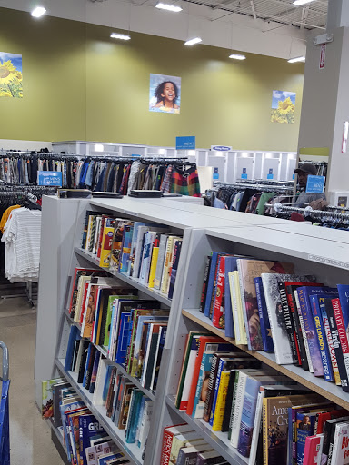 Thrift Store «Goodwill Store & Donation Center», reviews and photos, 12121 W Feerick St, Wauwatosa, WI 53222, USA