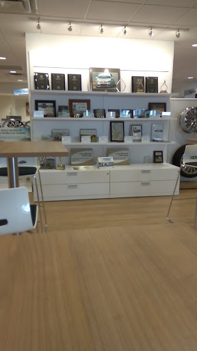 Volkswagen Dealer «Luther Westside Volkswagen», reviews and photos, 2370 MN-100, St Louis Park, MN 55416, USA