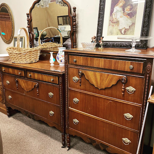 Consignment Shop «Refabulous Furnishings», reviews and photos, 2231 Vestal Pkwy W, Vestal, NY 13850, USA