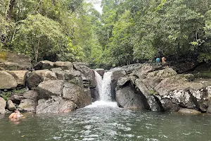 Polgampola Waterfall (Thambadola Ella) image