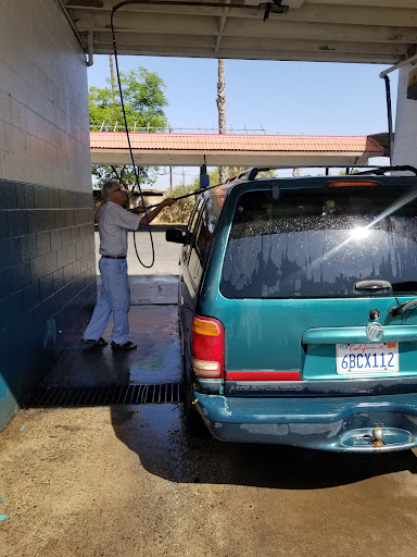 U-Turn Car Wash