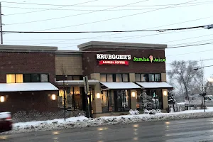 Bruegger's Bagels and Jamba Juice image