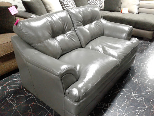 Flea Market «Springfield Flea Market & Gifts», reviews and photos, 1325 E Trafficway St, Springfield, MO 65802, USA