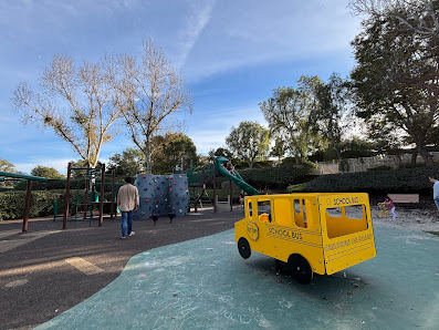 Photo 1 de Gabrielino Park from All