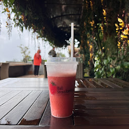 Bali Strawberry Farm & Resto