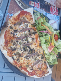 Pizza du Restaurant Pizzeria Les Embruns à Fréhel - n°3