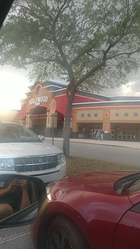 Movie Theater «Regal Cinemas Hollywood 16 & IMAX - Ocala», reviews and photos, 2801 SW 27th Ave, Ocala, FL 34471, USA