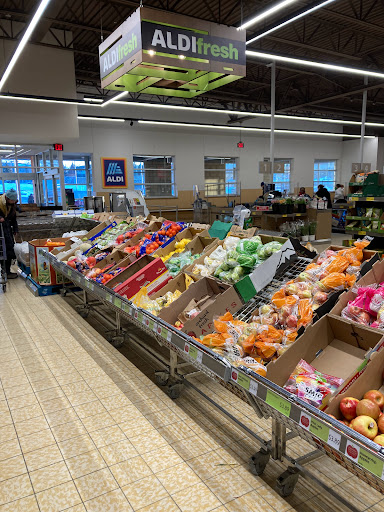 Supermarket «ALDI», reviews and photos, 12120 W Burleigh St, Wauwatosa, WI 53222, USA