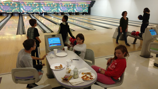 Bowling Alley «Streamwood Bowl», reviews and photos, 1232 E Irving Park Rd, Streamwood, IL 60107, USA