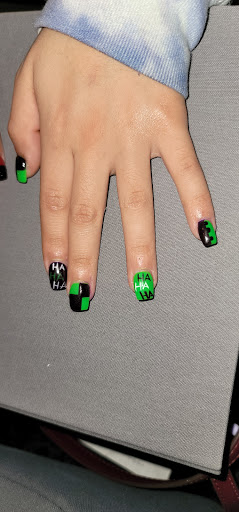 Aura Nails