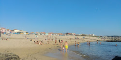 Foto di Praia de Angeiras Norte con costa lunga e dritta
