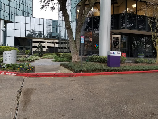 Shipping and Mailing Service «FedEx Office Ship Center», reviews and photos, 800 Gessner Rd #130, Houston, TX 77024, USA