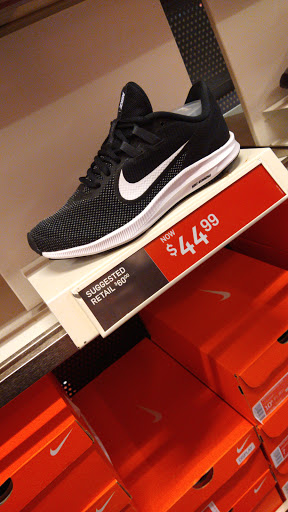 Clothing Store «Nike Factory Store», reviews and photos, 5900 Sugarloaf Pkwy #528, Lawrenceville, GA 30043, USA