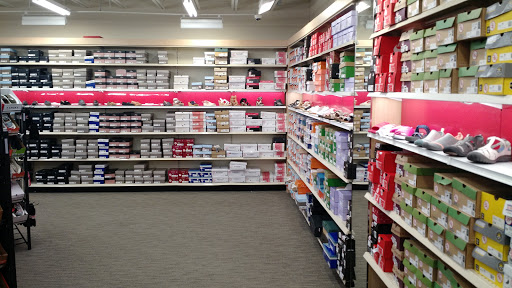 Shoe Store «Famous Footwear», reviews and photos, 1665 Olentangy River Rd, Columbus, OH 43212, USA