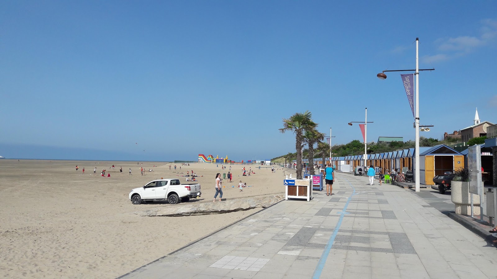 Petit-Fort-Philippe Beach'in fotoğrafı imkanlar alanı