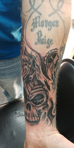 Tattoo Shop «Bent Schrader Tattoo LLC», reviews and photos, 4859 MacCorkle Ave SW, South Charleston, WV 25309, USA